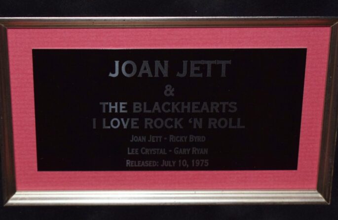 Joan Jett & The Blackhearts – I Love Rock N’ Roll