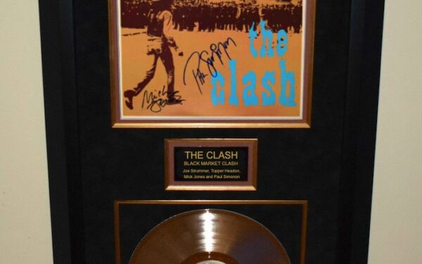 The Clash – Black Market Clash