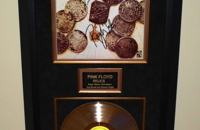 #2 Pink Floyd – Relics