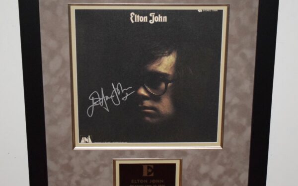 Elton John – Debut