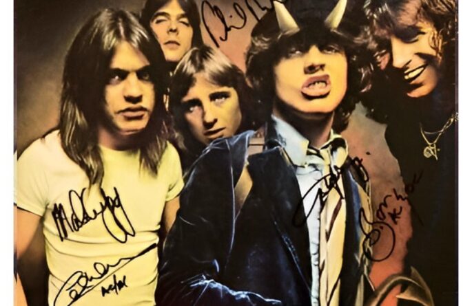 AC/DC – Highway To Hell