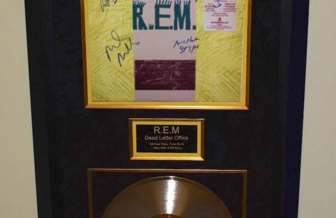 R.E.M. – Dead Letter Office