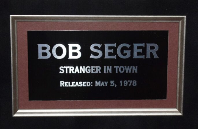 Bob Seger – Stranger In Town