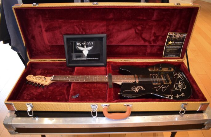 Bon Jovi – Fender Squire Telecaster