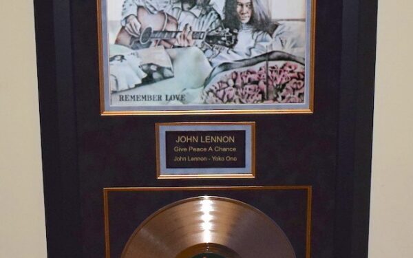 John Lennon -Give Peace A Chance