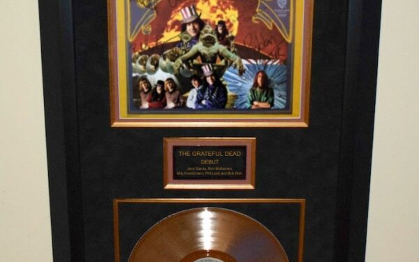 The Grateful Dead – Debut
