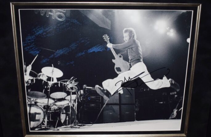 #1-The Who – Pete Townshend Signed 11×14 Photograph