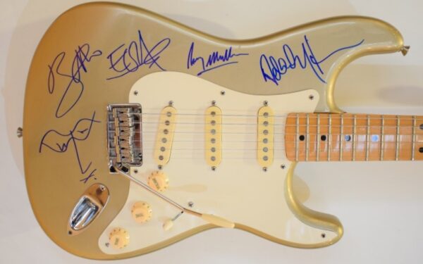 U2 – Mexican Fender Stratocaster