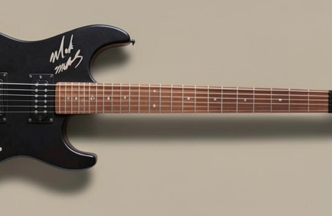 Motley Crue – Fender Stratocaster Squier Stagemaster