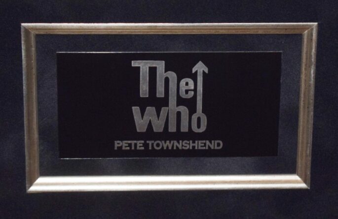 #1-The Who – Pete Townshend Signed 11×14 Photograph